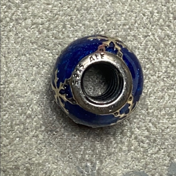 PANDORA SS Wintry Delight Midnight Blue Charm, EUC - Picture 6 of 7